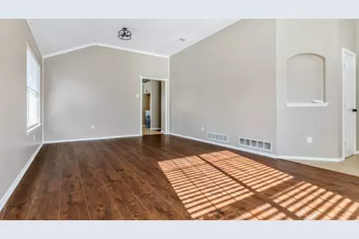 527 Alameda Avenue, Duncanville, TX 75137 - Photo 6