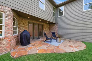 9677 Crestedge Dr, Dallas, TX 75238 - Photo 32
