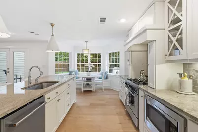 9677 Crestedge Drive, Dallas, TX 75238 - Photo 10