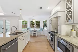 9677 Crestedge Dr, Dallas, TX 75238 - Photo 10