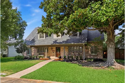9677 Crestedge Drive, Dallas, TX 75238 - Photo 2