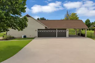 300 Buena Vista Dr, Willow Park, TX 76087 - Photo 2