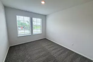329 Thoroughbred St, Waxahachie, TX 75165 - Photo 8