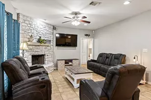 1609 Cheyenne Trail, Granbury, TX 76048 - Photo 6