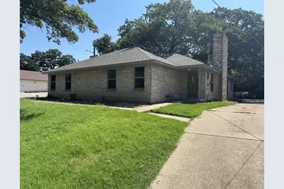 2212 Bolivar Street, Denton, TX 76201 - Photo 2
