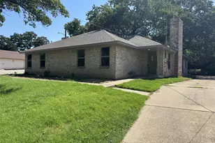 2212 Bolivar St, Denton, TX 76201 - Photo 2