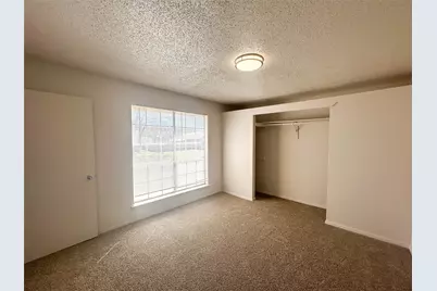 800 N Clay Street #B21, Ennis, TX 75119 - Photo 10