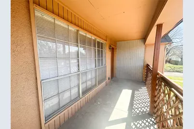 800 N Clay Street #B21, Ennis, TX 75119 - Photo 2