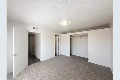 800 N Clay Street #B21, Ennis, TX 75119 - Photo 12