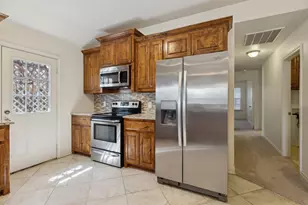 233 Firefly Dr, Springtown, TX 76082 - Photo 4