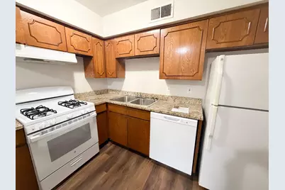 518 N Rogers Street #105, Waxahachie, TX 75165 - Photo 6