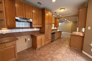 1910 Lombard St, Garland, TX 75043 - Photo 10