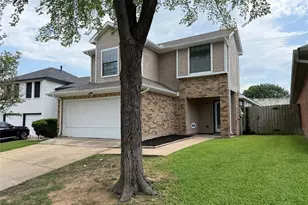 1910 Lombard St, Garland, TX 75043 - Photo 2