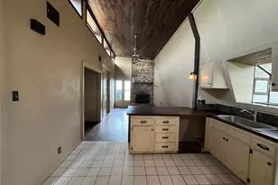 2066 Vine St, Abilene, TX 79602 - Photo 4