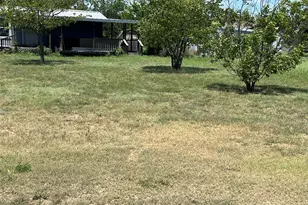 518 Eagle St, Dublin, TX 76446 - Photo 2