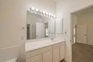 2755 Honey Suckle Dr, Grand Prairie, TX 75052 - Photo 20