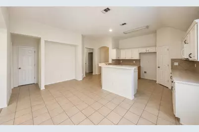 2755 Honey Suckle Drive, Grand Prairie, TX 75052 - Photo 12