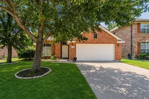 2755 Honey Suckle Dr, Grand Prairie, TX 75052 - Photo 1