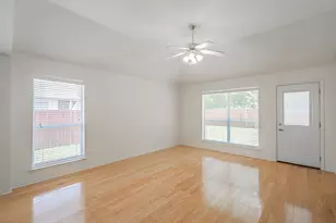 2755 Honey Suckle Dr, Grand Prairie, TX 75052 - Photo 14