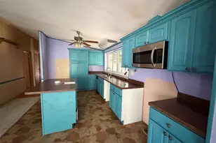310 Taurus Rd, Granbury, TX 76049 - Photo 6