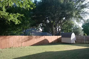 6808 Greenleaf Dr, North Richland Hills, TX 76182 - Photo 2