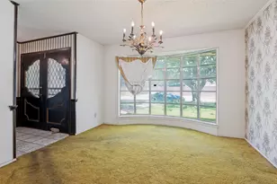 10512 Royal Chapel Dr, Dallas, TX 75229 - Photo 4