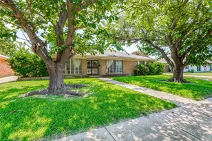 10512 Royal Chapel Dr, Dallas, TX 75229 - Photo 2