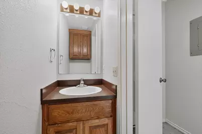 734 W Collins Street, Denton, TX 76201 - Photo 10