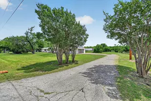 704 Spring Miller Ct, Arlington, TX 76002 - Photo 18