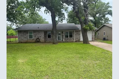 1530 W Groesbeck Street, Stephenville, TX 76401 - Photo 2