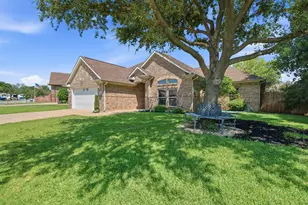 8305 Crystal Ln, North Richland Hills, TX 76182 - Photo 4