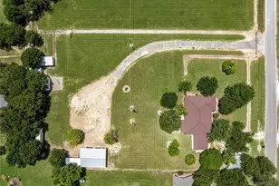 204 Christopher Dr, Bruceville Eddy, TX 76524 - Photo 2