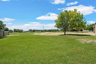 204 Christopher Dr, Bruceville Eddy, TX 76524 - Photo 34