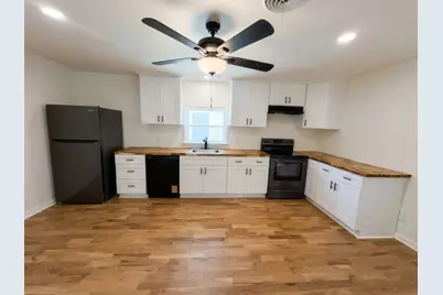 2011 N Houston Street, Fort Worth, TX 76164 - Photo 10