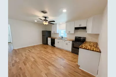 2011 N Houston Street, Fort Worth, TX 76164 - Photo 12