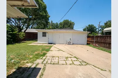 2011 N Houston Street, Fort Worth, TX 76164 - Photo 28