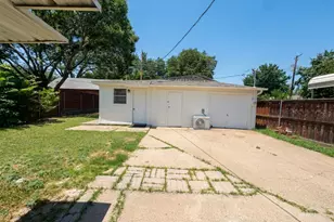 2011 N Houston St, Fort Worth, TX 76164 - Photo 28