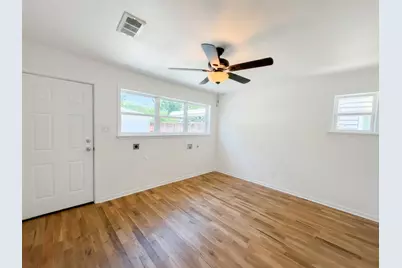 2011 N Houston Street, Fort Worth, TX 76164 - Photo 22