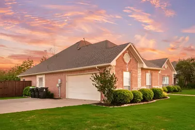 609 Acorn Street, Pilot Point, TX 76258 - Photo 4