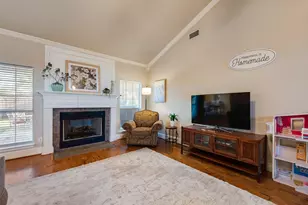 609 Acorn St, Pilot Point, TX 76258 - Photo 10