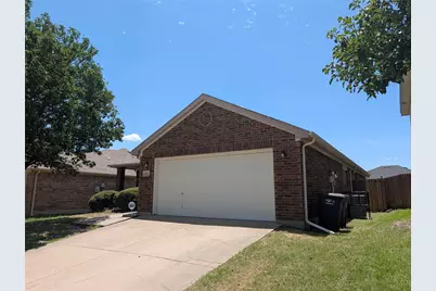 9949 Sparrow Hawk Lane, Fort Worth, TX 76108 - Photo 2