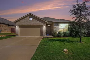 1912 Albany Ln, Cleburne, TX 76033 - Photo 2