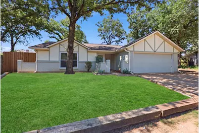 2400 York Minster Court, Arlington, TX 76006 - Photo 2
