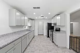 2400 York Minster Ct, Arlington, TX 76006 - Photo 8