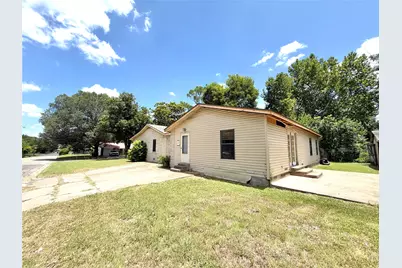 2501 S 27th Street, Waco, TX 76706 - Photo 2