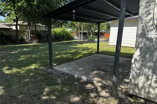 2009 Cloverdale St, Arlington, TX 76010 - Photo 6