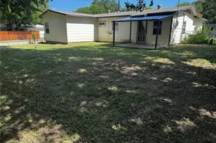 2009 Cloverdale St, Arlington, TX 76010 - Photo 4