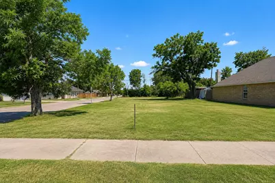 1101 Bessie Street, Fort Worth, TX 76104 - Photo 1