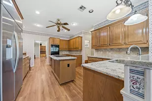 10000 Stony Point Dr, Woodway, TX 76712 - Photo 12