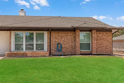 2429 Chestnut Way, Bedford, TX 76022 - Photo 2